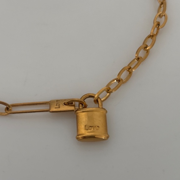 Locket Necklace NWT - Picture 3 of 4